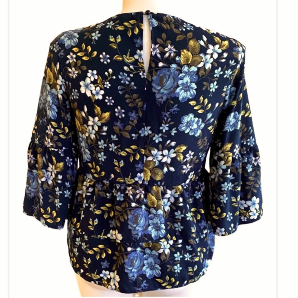 Time and Tru floral peplum top Sz.M - Picture 2 of 5
